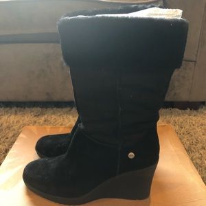 NWT! UGG Josyln Wedge Boot in Black Size 10